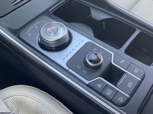 Certified 2025 Kia Sorento EX AWD/4WD image 28
