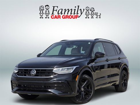 Used 2023 Volkswagen Tiguan SE R-Line image 1