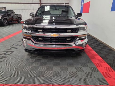 Used 2018 Chevrolet Silverado 1500 LT w/ LT Eassist Package AWD/4WD image 15