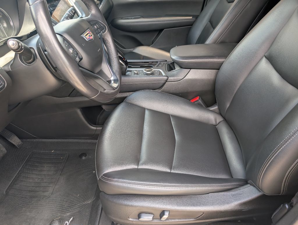 Used 2022 Cadillac XT6 Luxury FWD image 8