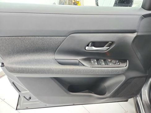 New 2026 Nissan Kicks SV w/ SV Premium Package image 31