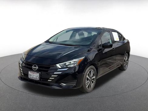 Used 2025 Nissan Versa SV image 7