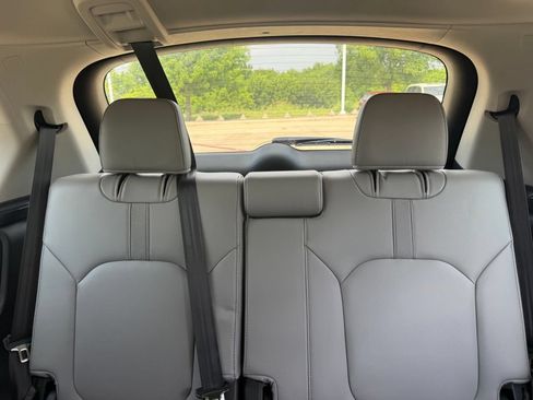 Used 2025 Honda Pilot EX-L image 19
