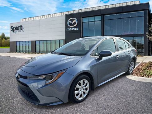 Used 2025 Toyota Corolla LE FWD image 8