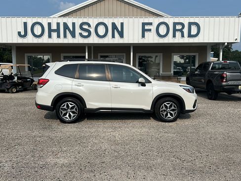 Used 2020 Subaru Forester Premium w/ Popular Package #1 AWD/4WD image 1