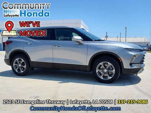 Used 2025 Chevrolet Blazer LT FWD image 12