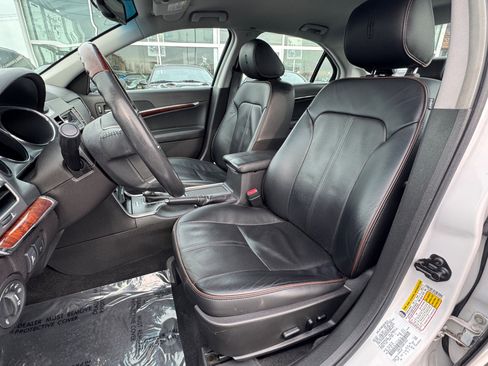 Used 2011 Lincoln MKZ image 2