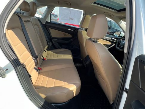 Used 2021 Volkswagen Jetta SE FWD image 15
