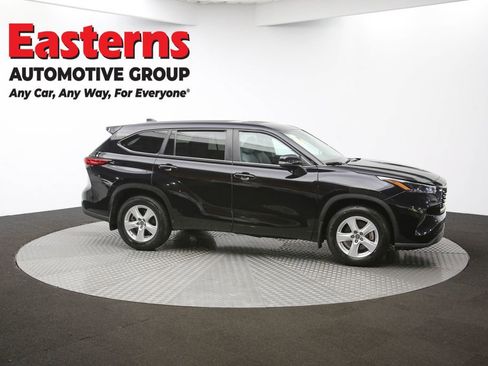 Used 2023 Toyota Highlander L image 47