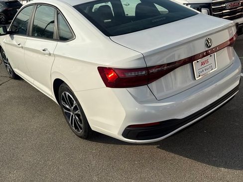 Used 2025 Volkswagen Jetta Sport FWD image 8