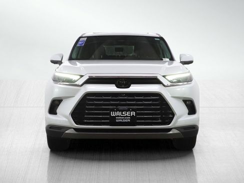 Used 2024 Toyota Grand Highlander Limited image 8