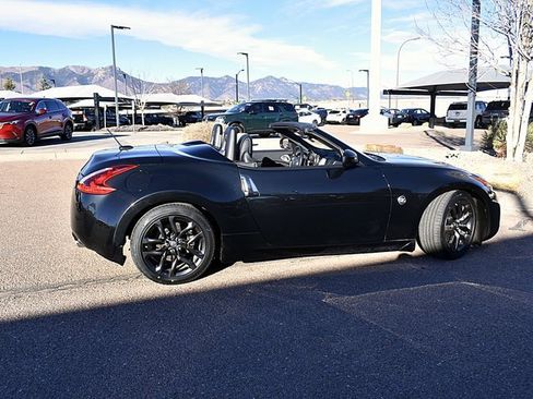 Used 2019 Nissan 370Z Touring image 10