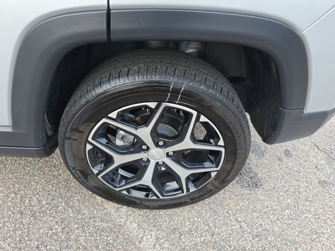 Used 2024 Jeep Compass Limited image 35