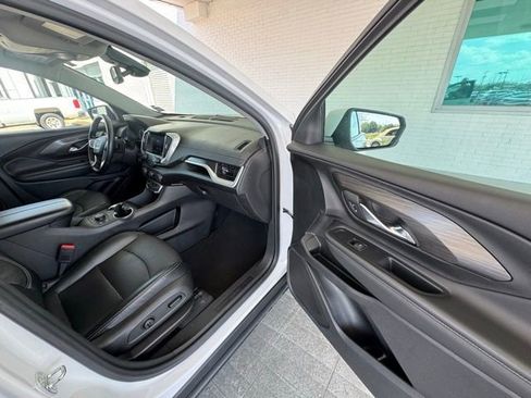 Used 2023 GMC Terrain SLT image 15
