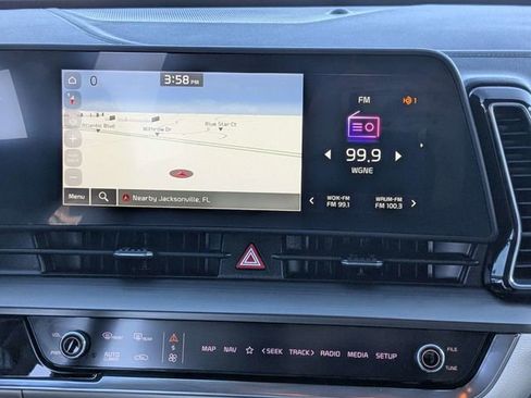 Used 2023 Kia Sportage EX image 18