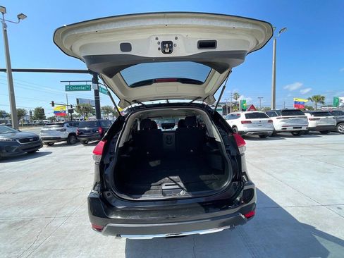 Used 2017 Nissan Rogue SV FWD image 7