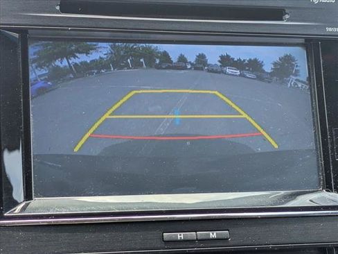 Used 2018 Toyota Avalon Limited w/ Carpet Mat Package FWD image 13