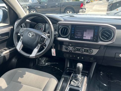 Used 2019 Toyota Tacoma SR5 image 17