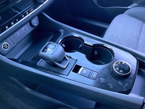 Used 2023 Nissan Rogue SV image 13