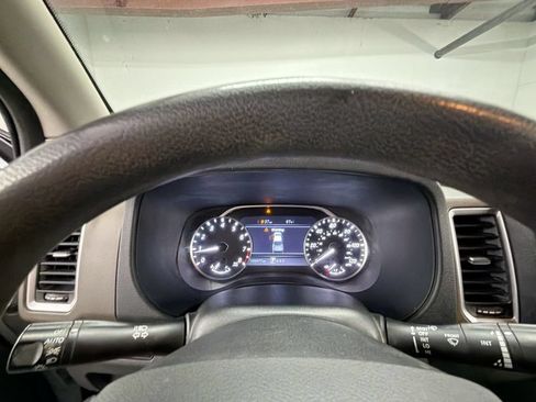 Used 2022 Nissan Frontier SV RWD image 11