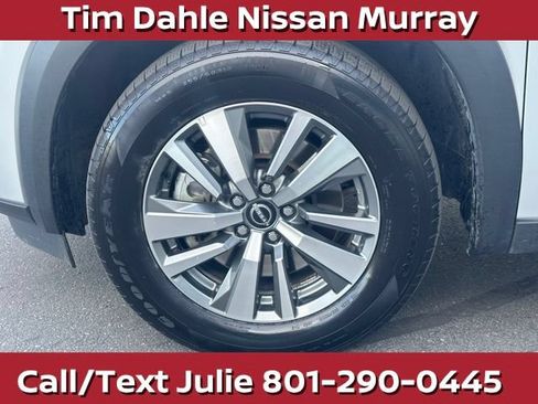 Used 2025 Nissan Pathfinder SL AWD/4WD image 14