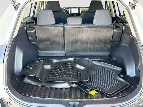 Certified 2022 Toyota RAV4 LE FWD image 27