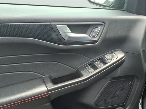 Used 2025 Ford Escape ST-Line Select AWD/4WD image 9