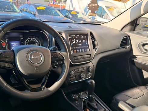 Used 2023 Jeep Cherokee Altitude Lux AWD/4WD image 17
