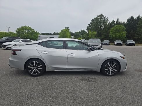 Used 2021 Nissan Maxima 3.5 SV w/ Floor Mat Group FWD image 6
