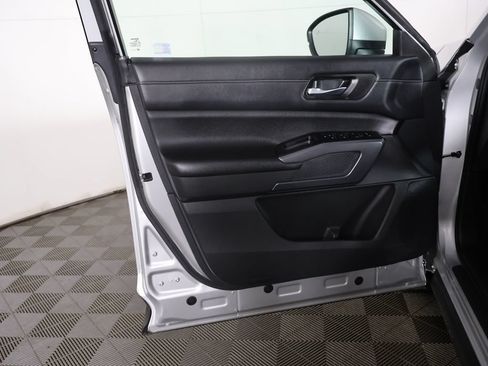 Used 2023 Nissan Pathfinder SL AWD/4WD image 23