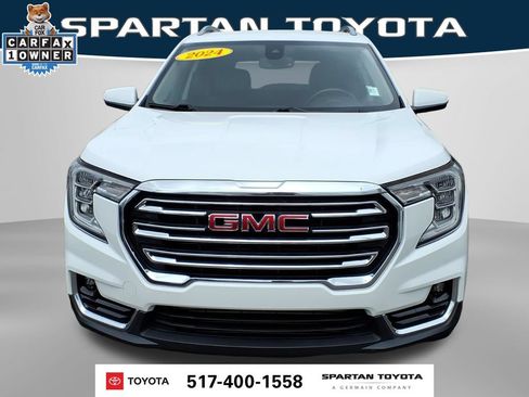 Used 2024 GMC Terrain SLT FWD image 2
