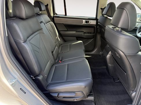 Used 2025 Hyundai Santa Fe SEL FWD image 18