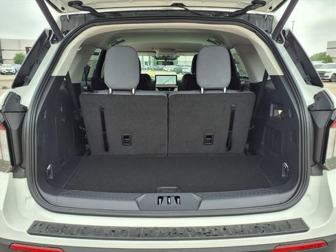 New 2026 Ford Explorer Active RWD image 28