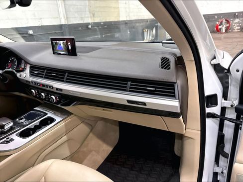 Used 2019 Audi Q7 2.0T Premium w/ Convenience Package AWD/4WD image 18