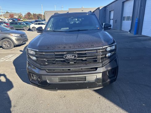 Used 2025 Ford Expedition Max Platinum image 9