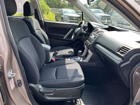 Used 2015 Subaru Forester 2.5i AWD/4WD image 30
