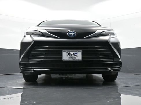 Used 2024 Toyota Sienna LE w/ Protection Package (TMS) AWD/4WD image 23