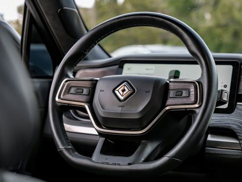 Used 2022 Rivian R1T Adventure image 15