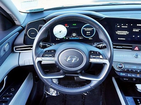 Certified 2023 Hyundai Elantra Limited FWD image 20
