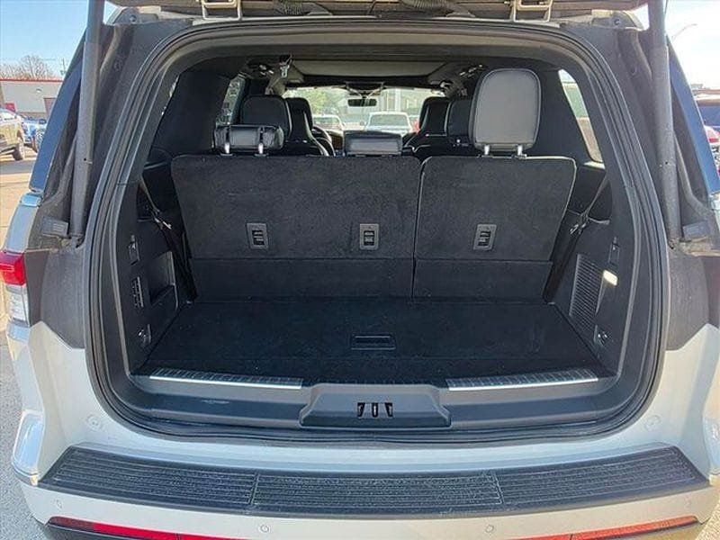 Used 2024 Lincoln Navigator Reserve AWD/4WD image 6