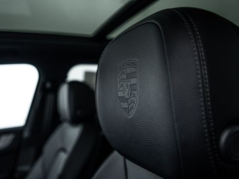 Certified 2025 Porsche Cayenne image 23