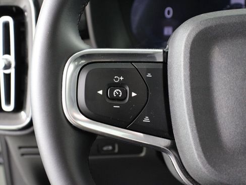 Certified 2025 Volvo XC40 B5 Core image 10