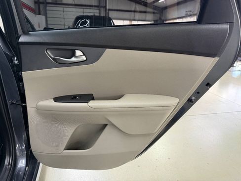 Used 2020 Kia Forte LXS FWD image 14