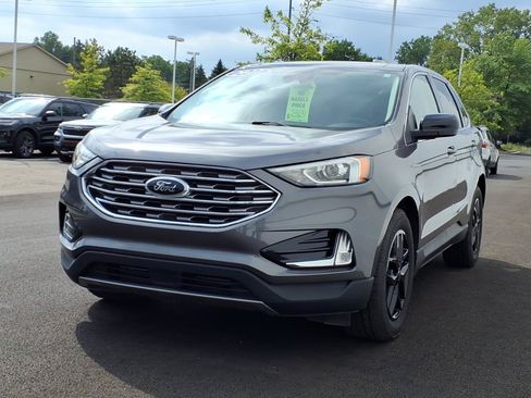 Certified 2022 Ford Edge SEL w/ Convenience Package AWD/4WD image 3