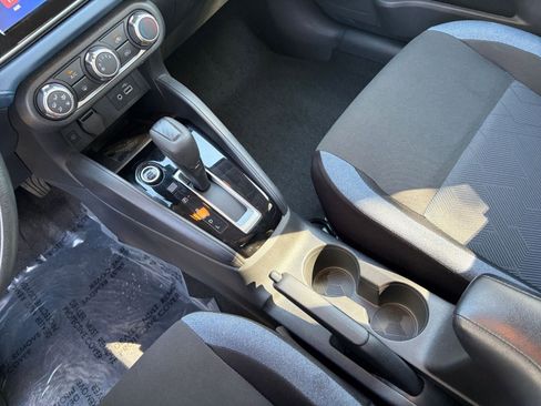 Used 2025 Nissan Versa SV image 37