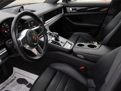 Used 2020 Porsche Panamera 4 image 21
