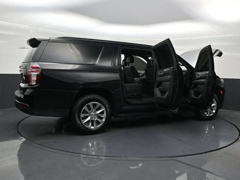 Used 2024 Chevrolet Suburban RST w/ Luxury Package RWD image 33