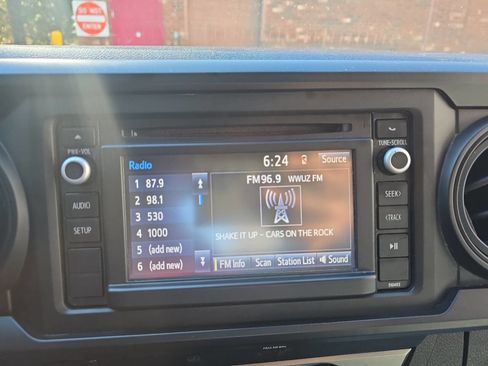 Used 2019 Toyota Tacoma SR image 14