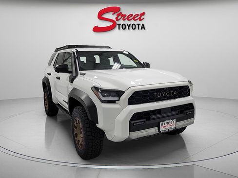 Certified 2025 Toyota 4Runner Trailhunter AWD/4WD image 5