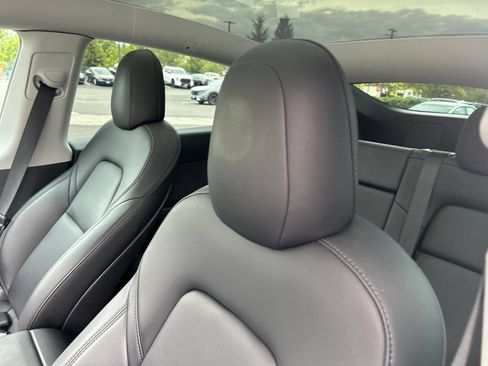 Used 2022 Tesla Model Y Performance AWD/4WD image 9